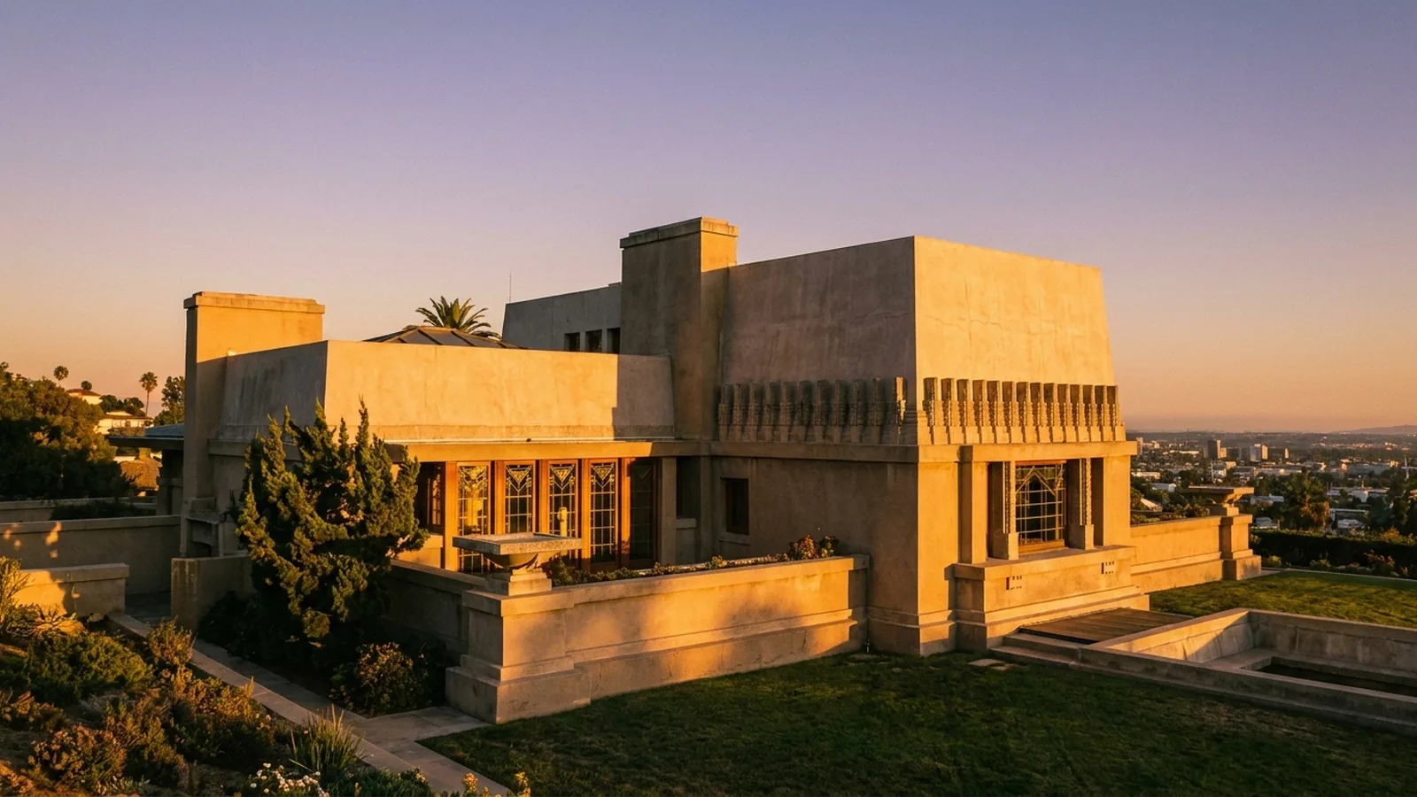 Hollyhock House